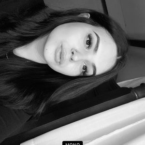 Meet your Posher, Daniela